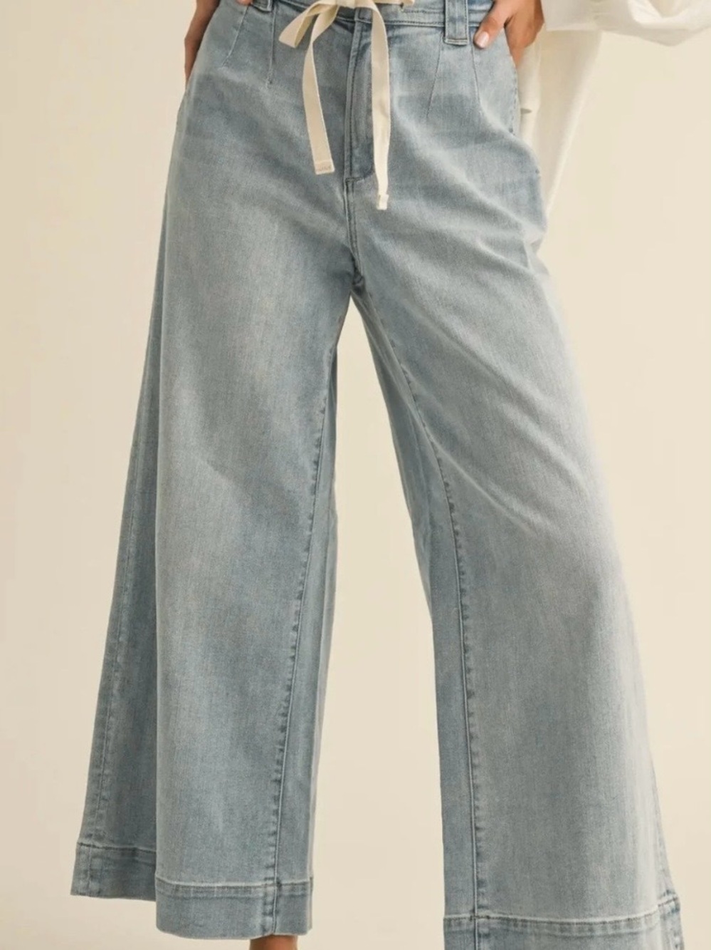 Light Wash Wide Leg Denim Jeans with Drawstring Waist